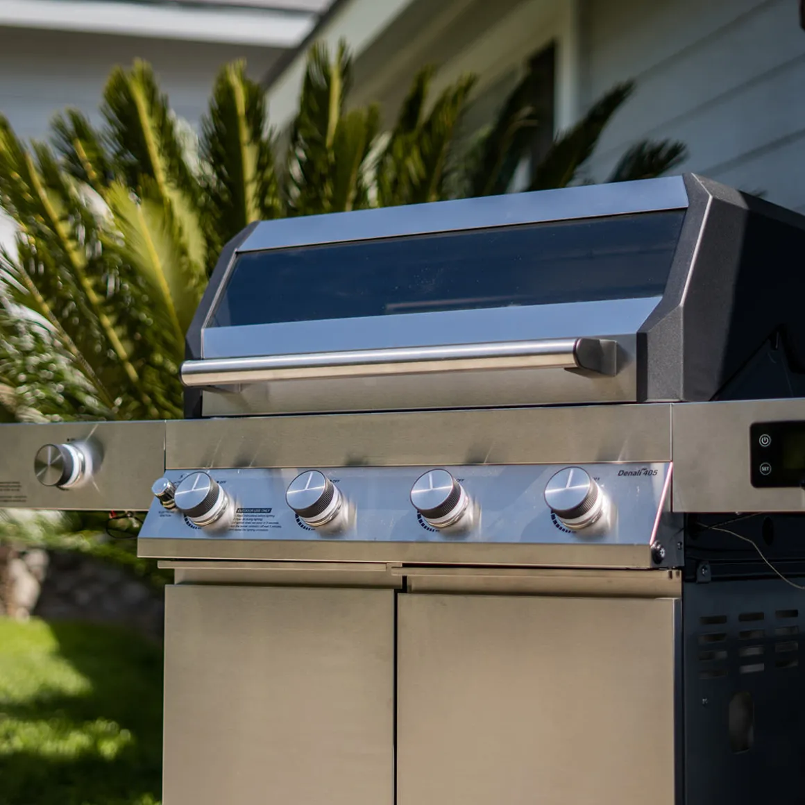 450 sq. in. Smart Grill with Clearview Lid