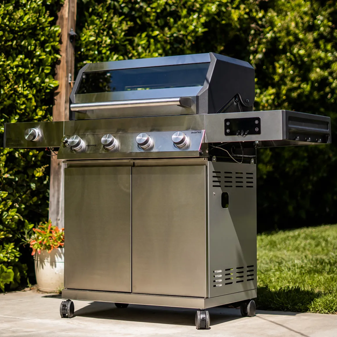 450 sq. in. Smart Grill with Clearview Lid