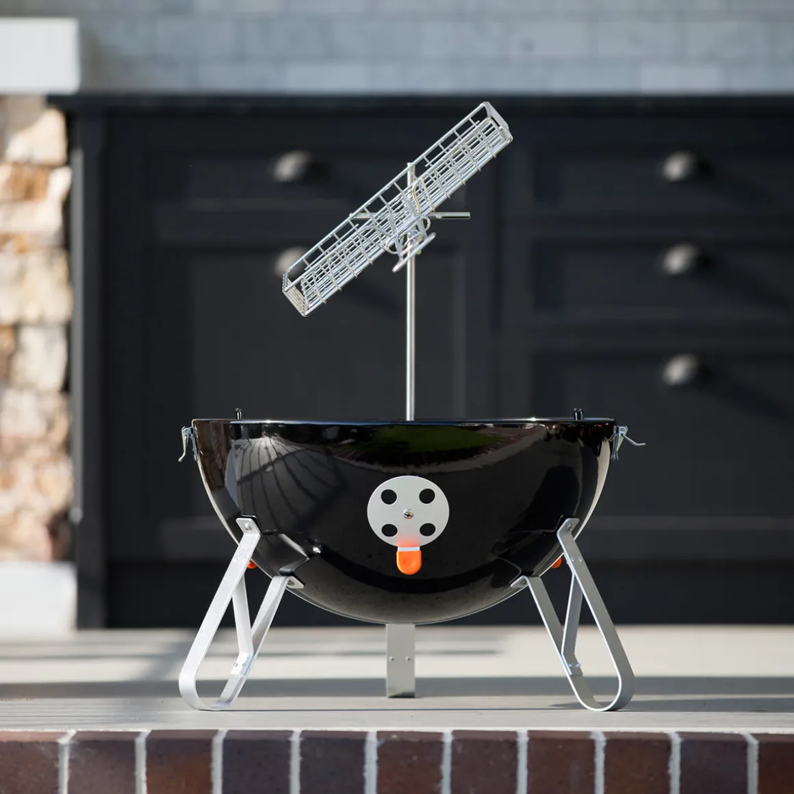 Charcoal BBQ Smoker with Built-In Thermometer