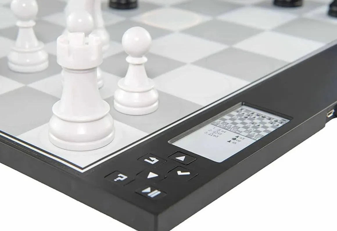 Digital Electronic Chess Computer