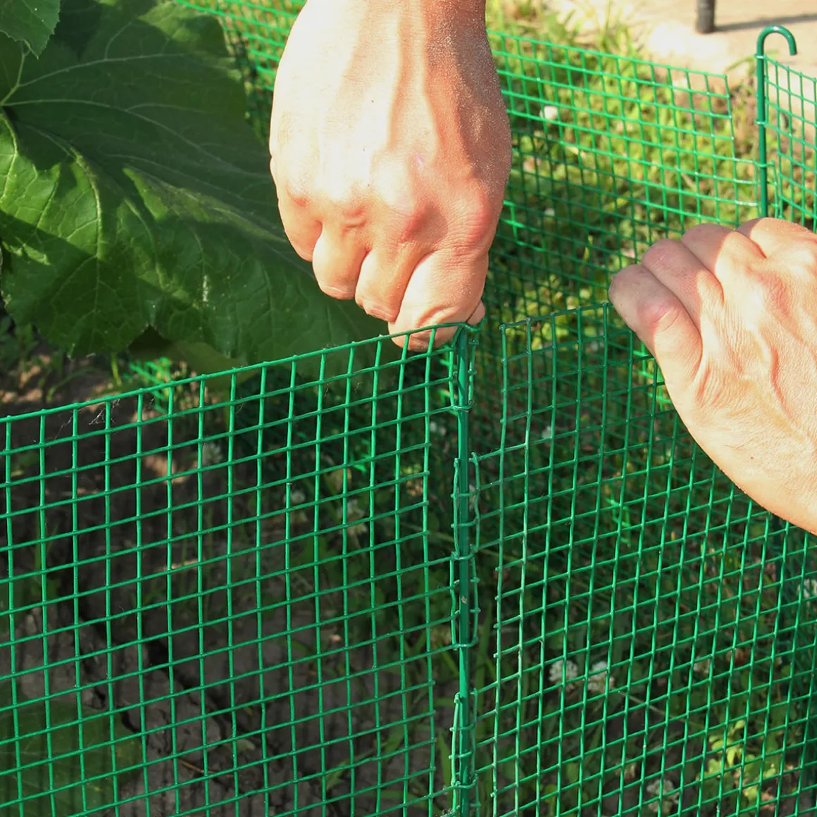 Expandable Modular Garden Fencing System