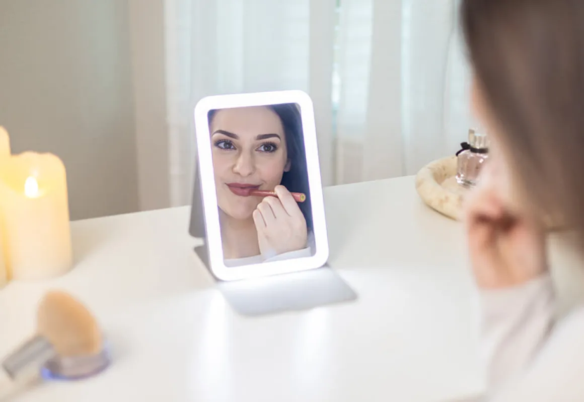 Full-Face LED Travel Mirror