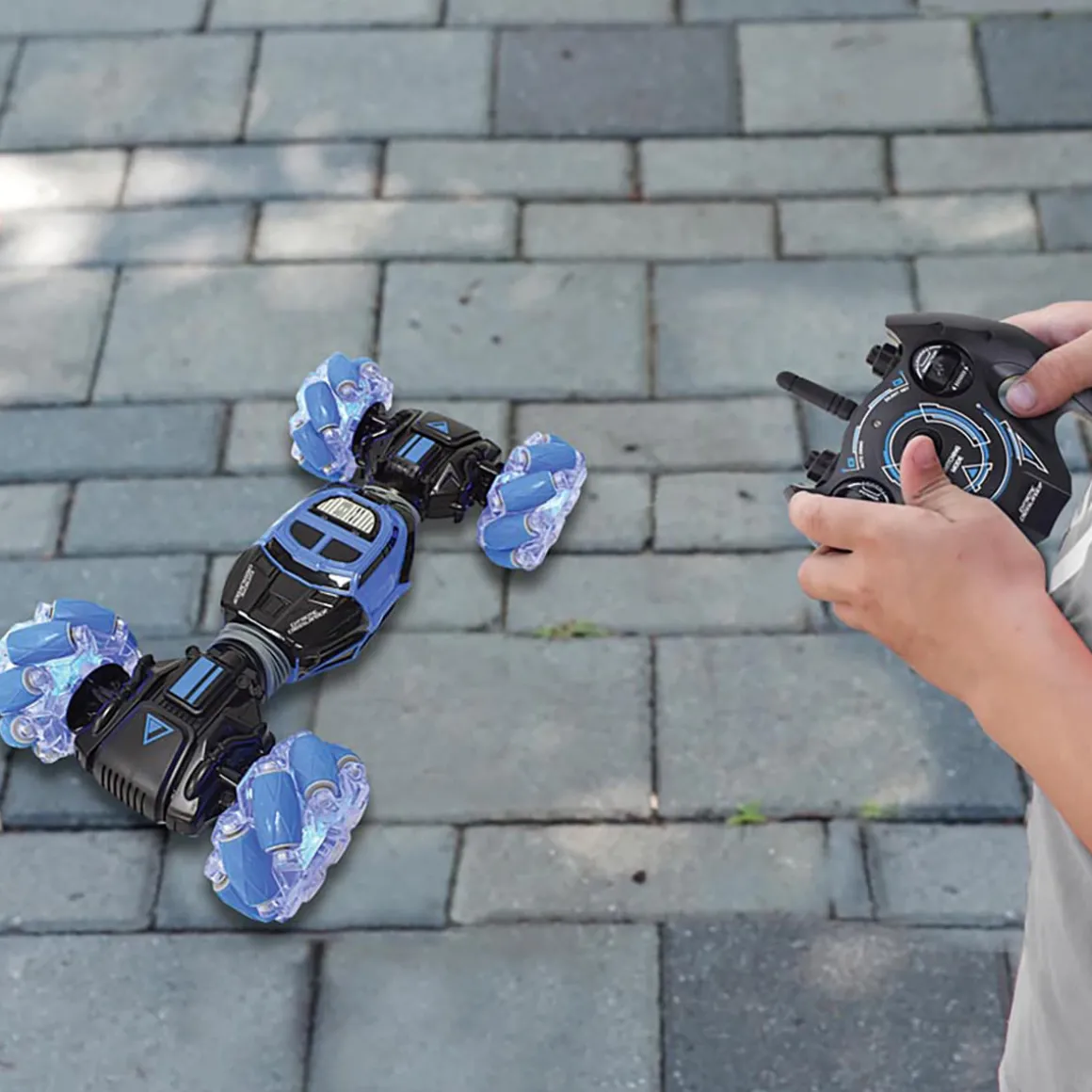 Gesture Sensing RC Stunt Car