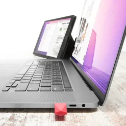 iPad-to-Monitor Adapter