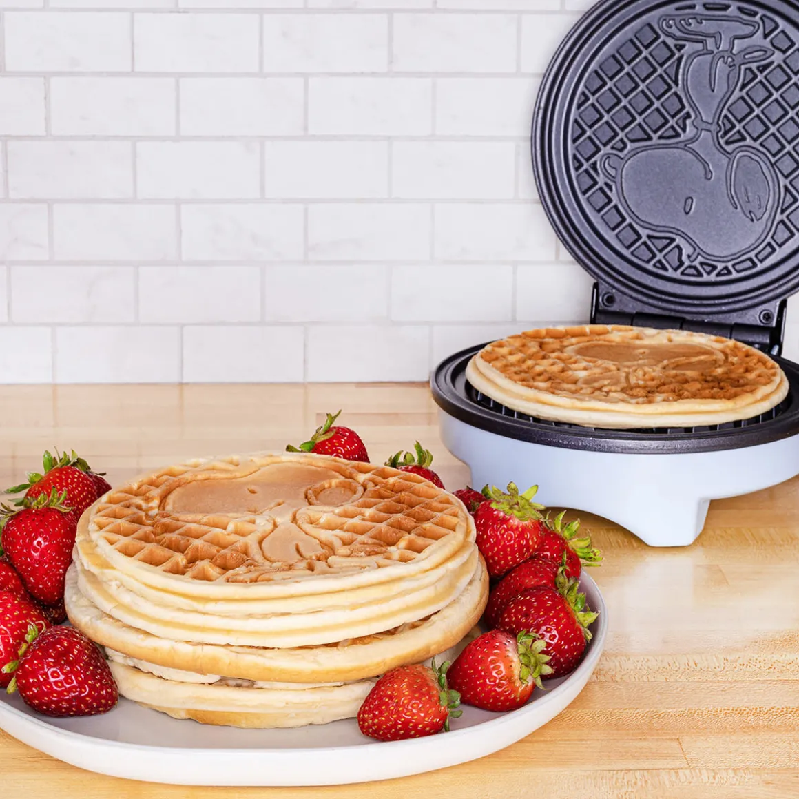 Peanuts Snoopy round Waffle Maker
