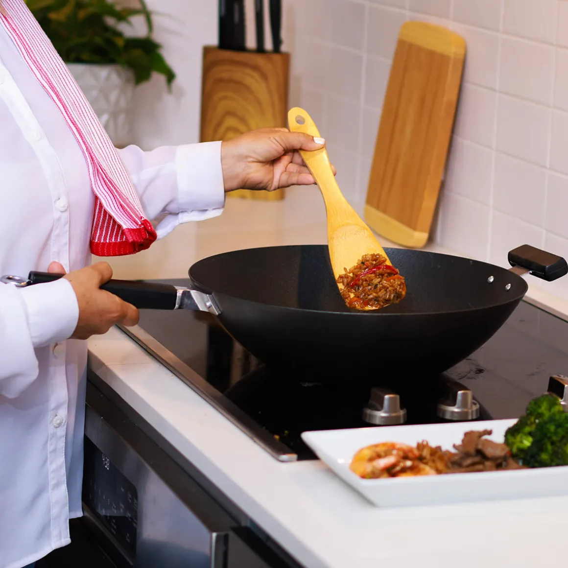 Professional 14-inch Carbon Steel Flat Bottom Wok