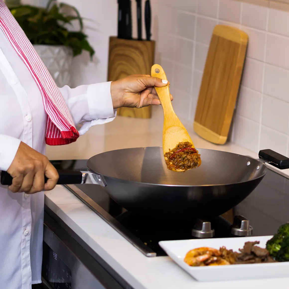 Professional 14-inch Carbon Steel Flat Bottom Wok