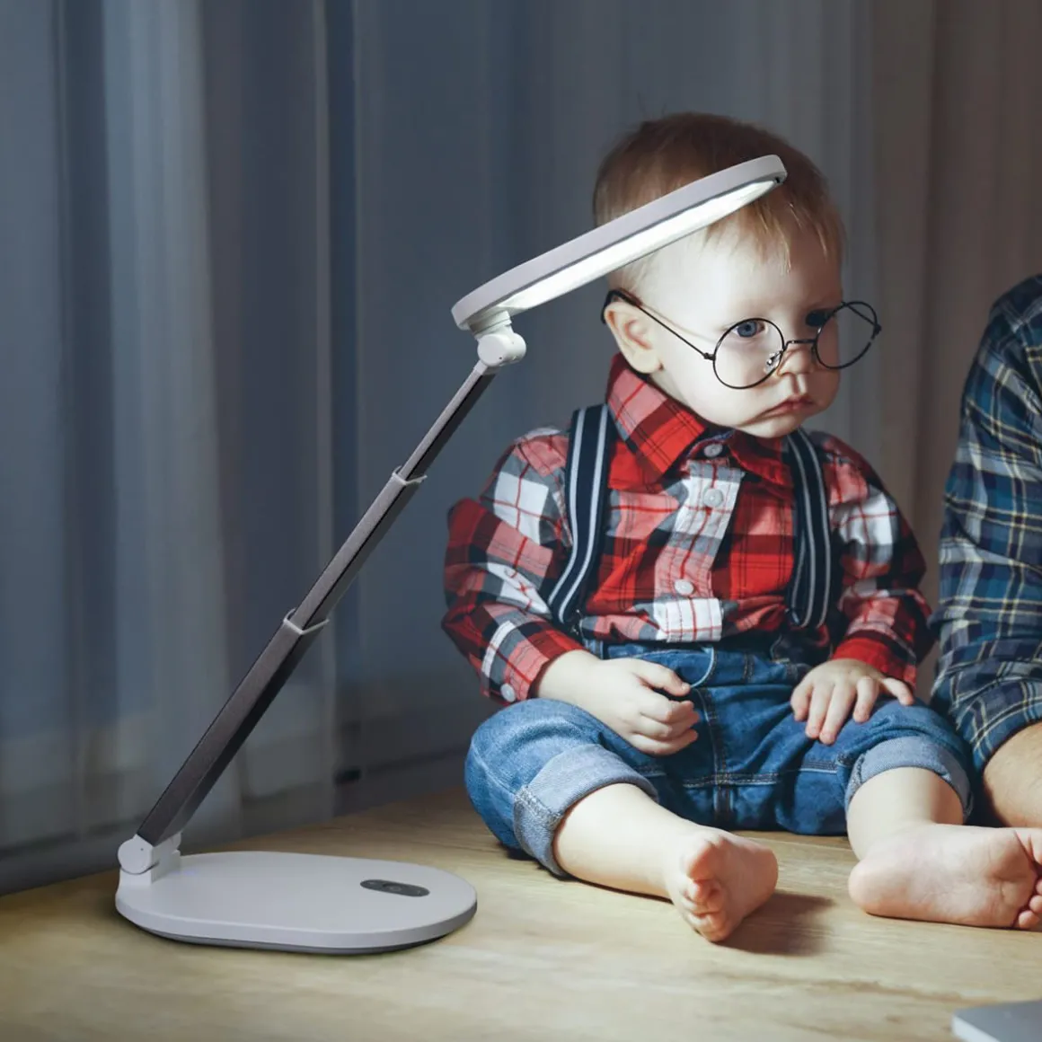 Rechargeable LED Tabletop Lamp