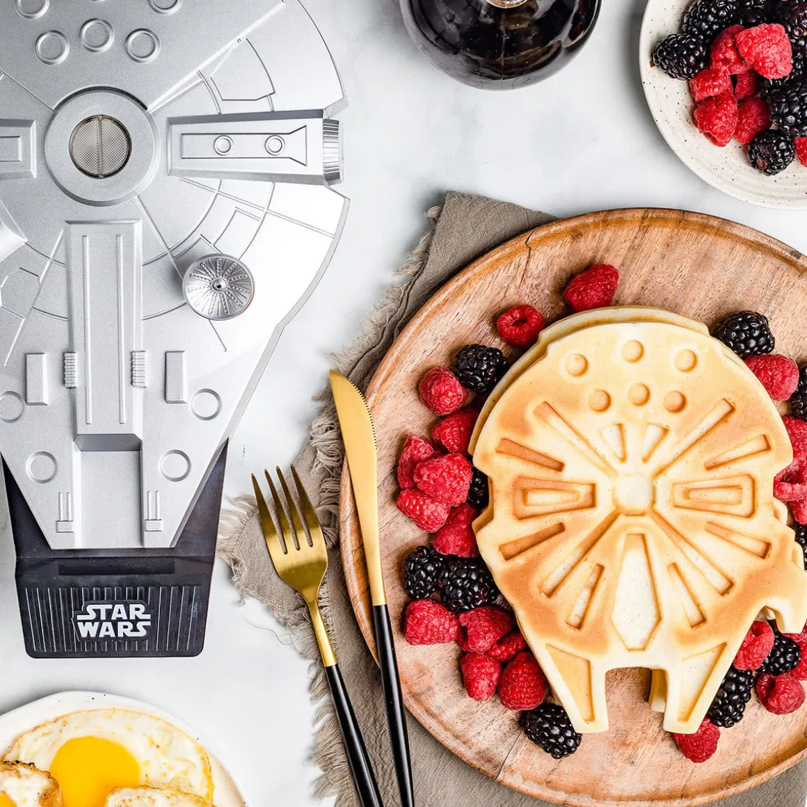 Star Wars Millennium Falcon Round Waffle Maker