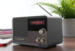 Vintage AM/FM Bluetooth Radio